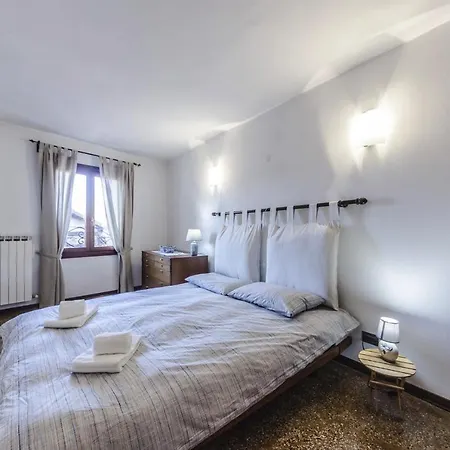Апартаменты Maurizio House - Near The Train Station