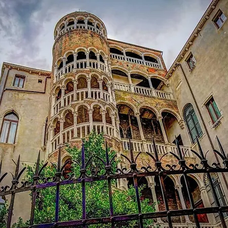 Maurizio House - Near The Train Station Διαμέρισμα *