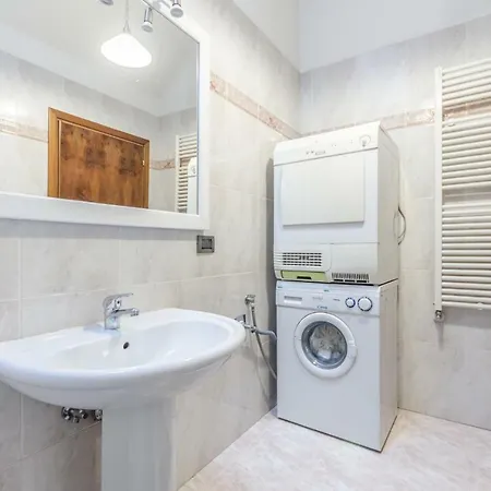 Διαμέρισμα Maurizio House - Near The Train Station