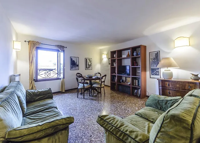 Maurizio House - Near The Train Station Apartment Venedig