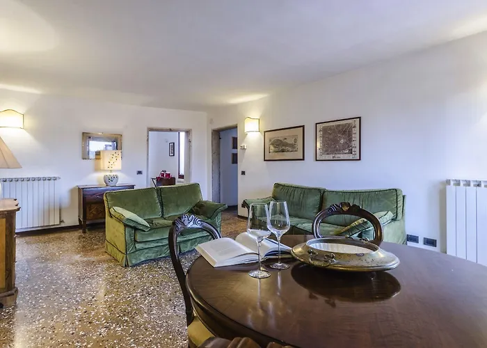 Apartment Maurizio House - Near The Train Station *