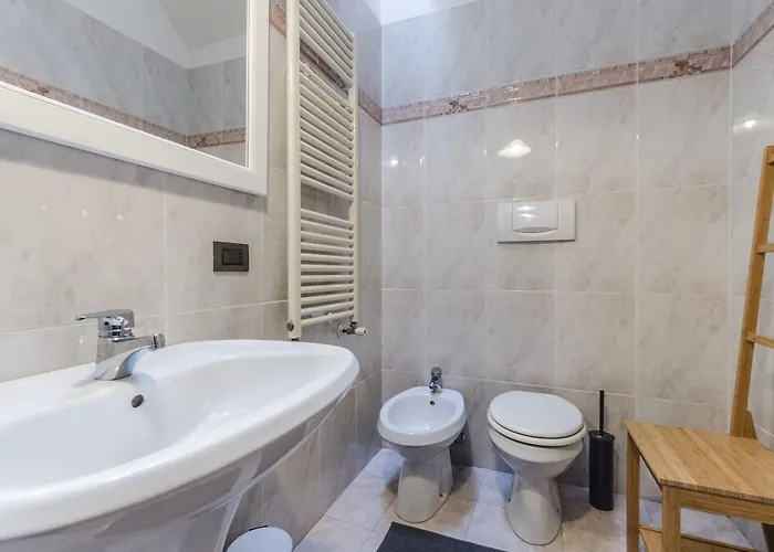 Maurizio House - Near The Train Station *