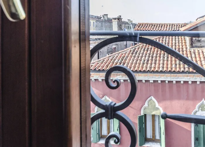 Maurizio House - Near The Train Station