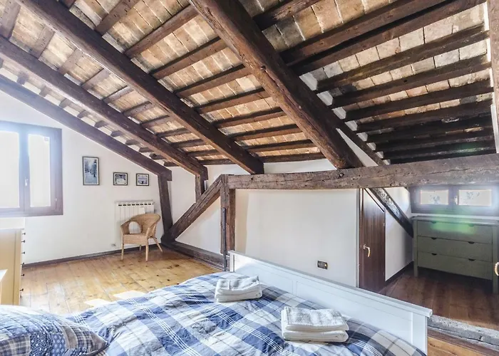 Apartment Maurizio House - Near The Train Station