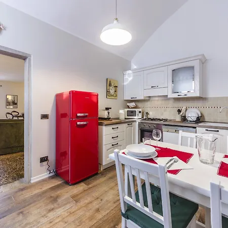 Maurizio House - Near The Train Station Velence