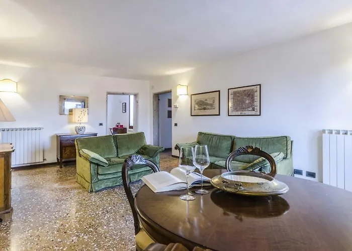 Maurizio House - Near The Train Station *